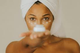 From Dull to Radiant: The Dynamic Duo of Niacinamide and Retinol for Flawless Skin