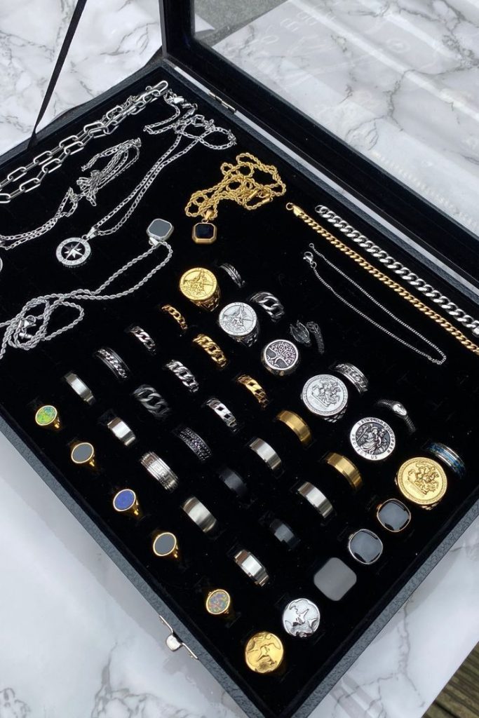 Choosing the Right Men’s Jewellery for Your Lifestyle