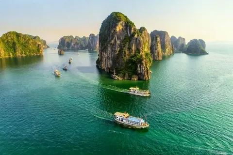 Best Time to Travel to Da Nang, Hoi An, and Halong Bay
